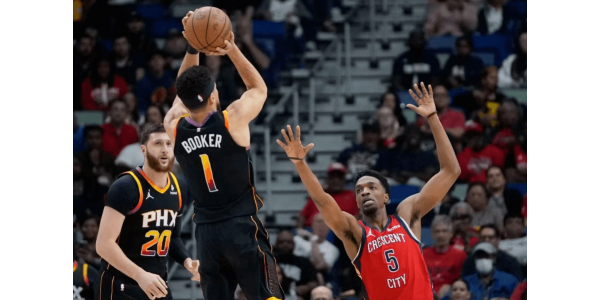 Suns VS Pelicans, Booker ha contribuito con più di 50 in tre partite consecutive