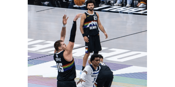 La prestazione di Nikola Jokic, con 56+16+15 punti, stabilisce un nuovo record NBA