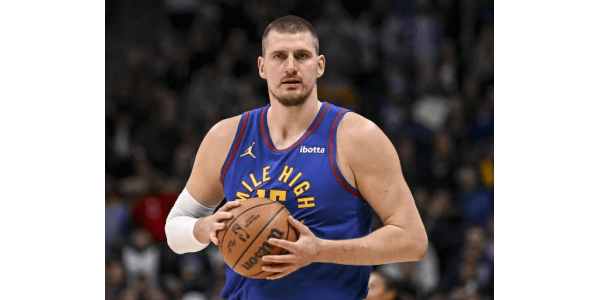 Jokic rifiuta il massimo salariale dei Nuggets di 3 anni per 212 milioni di dollari