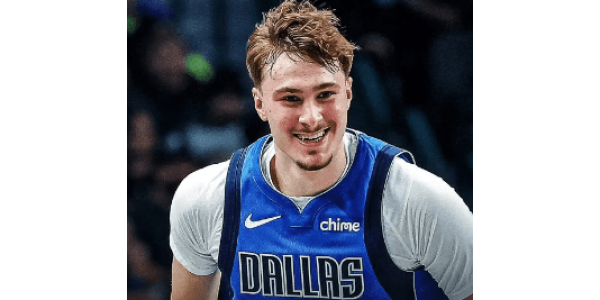 Cooper Flagg vince il premio di Rookie dell'Anno NBA, il futuro dei Mavericks si preannuncia promettente
