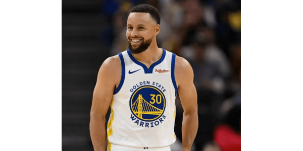 Curry firma un prolungamento con i Warriors, proseguendo un legame ventennale Curry firma un prolungamento con i Warriors, proseguendo un legame ventennale