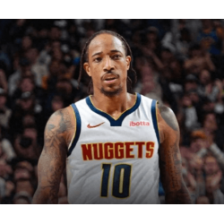 DeMar DeRozan si unisce ai Nuggets: 3,9 milioni di dollari per iniziare un nuovo capitolo nella corsa al titolo DeMar DeRozan si unisce ai Nuggets: 3,9 milioni di dollari per iniziare un nuovo capitolo nella corsa al titolo