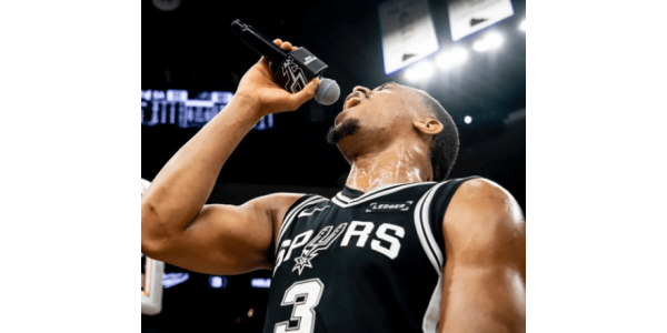 La dedizione incrollabile di Keldon Johnson gli sta scrivendo la leggenda degli Spurs