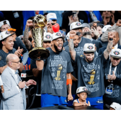 Quella maglia dei Timberwolves porta con sé sogni, ma anche rimpianti Quella maglia dei Timberwolves porta con sé sogni, ma anche rimpianti