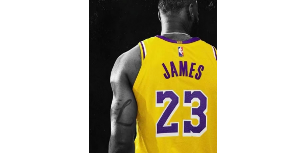 L'estensione del contratto di due anni da 120 milioni dei Lakers James è stata respinta