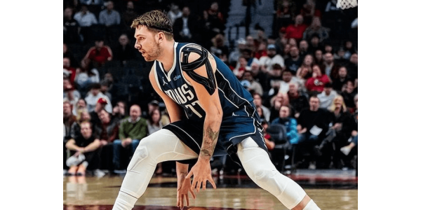 Nella partita di Natale Doncic raggiunge il traguardo dei 10.000 punti