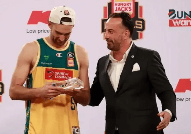 I Rockets hanno ingaggiato il tiratore australiano di 28 anni Jack McVey