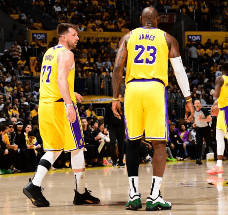 Il debutto di Doncic ha creato scalpore e i Lakers hanno inaugurato un nuovo capitolo