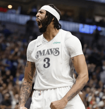 Il ritorno di Anthony Davis aiuta i Mavericks a tornare al 10° posto a Ovest