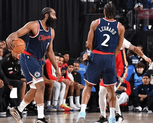 Lo stato caldo di Leonard è entrato nella modalità playoff