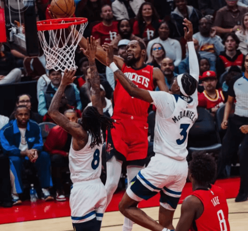 Durant guida la squadra alla vittoria in rimonta in 40 minuti, continuando il suo viaggio leggendario