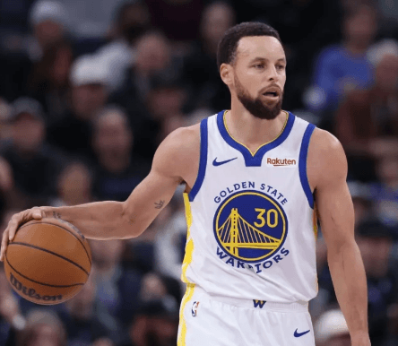 Stephen Curry non si lascia intimorire dall'età, il suo leggendario percorso continua