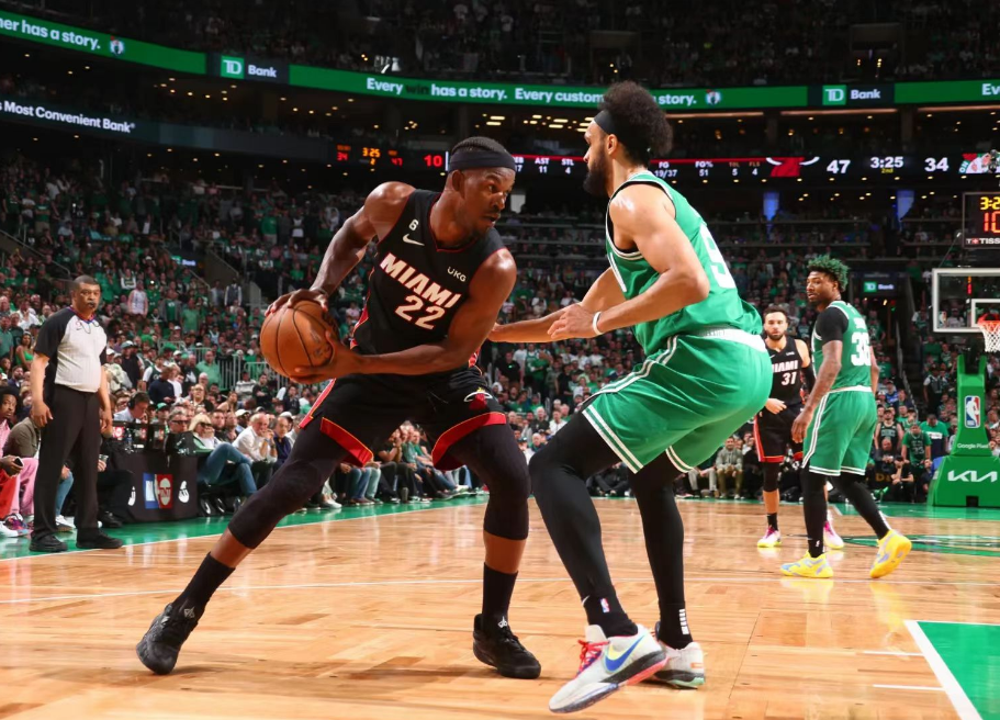 Il calore passa alle finali NBA 4-3