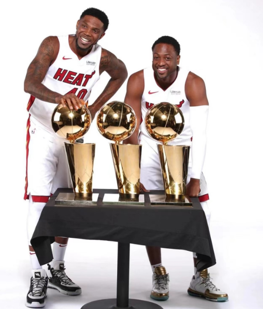 La leggenda degli Heat Haslem conclude ufficialmente 20 anni di carriera nell'NBA