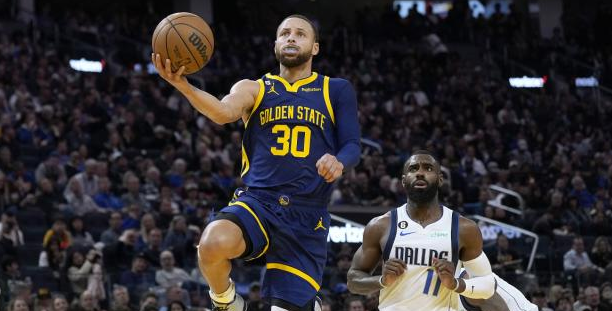 Stephen Curry assente per settimane per infortunio